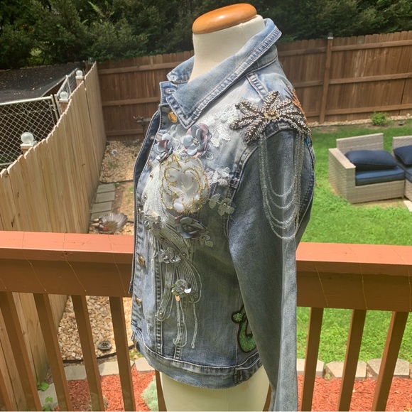 La isla collection distressed embellished denim jacket | Rugrats | Small - Picture 3 of 16